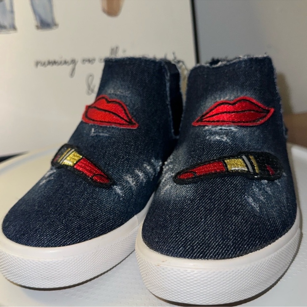 🆕Via Pinky Denim Sneakers Booties